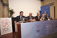 Foto 70.3. Acto inaugural del 6th YCIC, con José Miguel Pérez (Presidente del Cabildo de Gran Canaria), José Regidor García (Rector de la ULPGC), Jerónimo Saavedra (Alcalde de Las Palmas) y Sergio Moreno (Director del 6th YCIC)